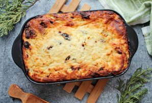 Творожная запеканка с черносливом и яблоками Творожная запеканка с черносливом и яблоками