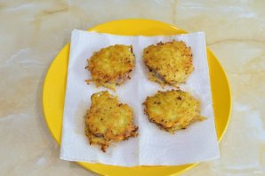 Свиные отбивные в картофельном кляре на сковороде Свиные отбивные в картофельном кляре на сковороде