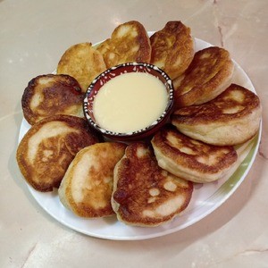 Пышные оладьи на дрожжах