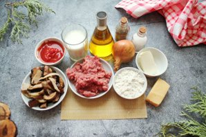 Мясная лазанья с грибами и соусом "Бешамель" Мясная лазанья с грибами и соусом "Бешамель"