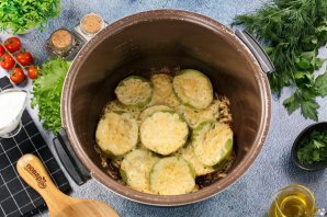 Кабачки запеченные с сыром в мультиварке Кабачки запеченные с сыром в мультиварке