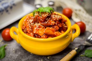 Курица по-пекински с ананасами Курица по-пекински с ананасами