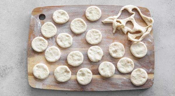 Быстрые сырные бомбочки-пицца, пошаговый рецепт с фото на 454 ккал Быстрые сырные бомбочки-пицца, пошаговый рецепт с фото на 454 ккал