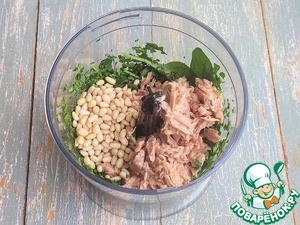 Пирог со шпинатом и тунцом "Снежинка" Пирог со шпинатом и тунцом "Снежинка"