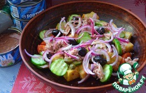 Панцанелла с тунцом и каперсами Панцанелла с тунцом и каперсами