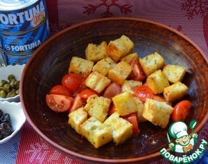 Панцанелла с тунцом и каперсами Панцанелла с тунцом и каперсами