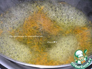 Рождественский гусь с фруктами и картофелем