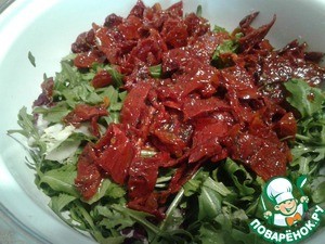 Салат "Гурман" из печени трески Салат "Гурман" из печени трески