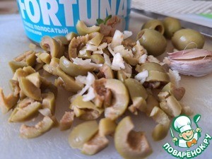 Салат с тунцом и чесноком Салат с тунцом и чесноком