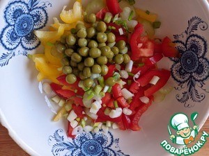 Салат "Ворожея" с тунцом и черносливом Салат "Ворожея" с тунцом и черносливом