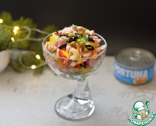 Салат "Ворожея" с тунцом и черносливом Салат "Ворожея" с тунцом и черносливом