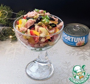 Салат "Ворожея" с тунцом и черносливом Салат "Ворожея" с тунцом и черносливом
