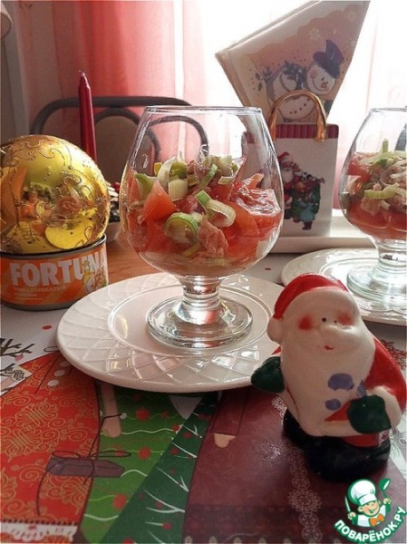 Салат-закуска из тунца и помидора Салат-закуска из тунца и помидора