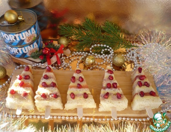 Сэндвичи "Рождественские елки" с тунцом Сэндвичи "Рождественские елки" с тунцом