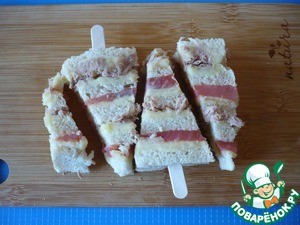 Сэндвичи "Рождественские елки" с тунцом Сэндвичи "Рождественские елки" с тунцом