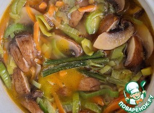 Сливочный суп с шампиньонами и тунцом Сливочный суп с шампиньонами и тунцом