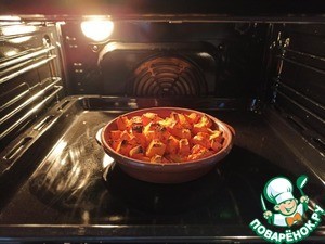 Тёплый салат с тыквой и тунцом