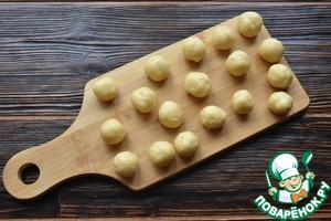 Закусочные орешки с тунцом и рикоттой