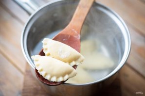 Вареники на кефире и дрожжах Вареники на кефире и дрожжах