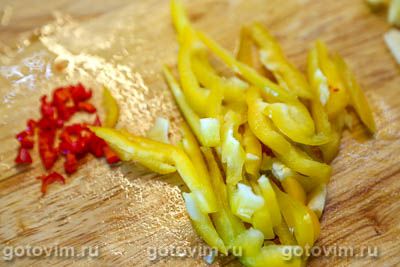 Тайский салат из зеленого манго с арахисом