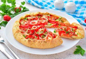 Пирог с брынзой и помидорами Пирог с брынзой и помидорами