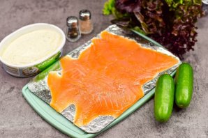 Рулетики из семги с творожно-огуречной начинкой Рулетики из семги с творожно-огуречной начинкой