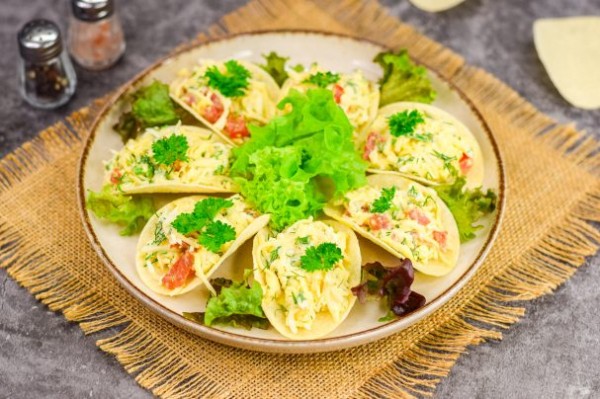 Пикантная закуска на чипсах Пикантная закуска на чипсах