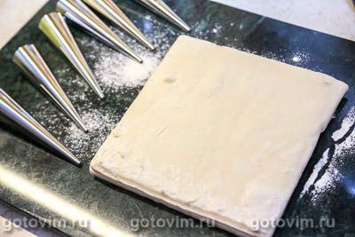 Слоеные трубочки с белковым кремом Слоеные трубочки с белковым кремом