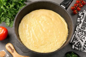 Пицца на сковороде без сметаны и кефира за 10 минут Пицца на сковороде без сметаны и кефира за 10 минут