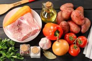 Тушёная картошка с мясом и овощами Тушёная картошка с мясом и овощами