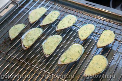 Мидии в створках под корочкой из сухарей и сыра с голубой плесенью Мидии в створках под корочкой из сухарей и сыра с голубой плесенью