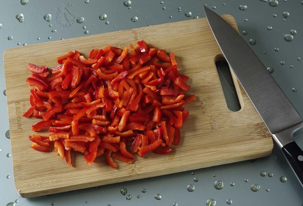 Куриная печень с овощами