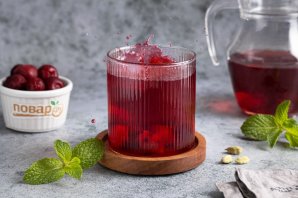 Компот из вишни с кардамоном Компот из вишни с кардамоном