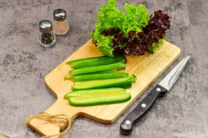 Рулетики из семги с творожно-огуречной начинкой Рулетики из семги с творожно-огуречной начинкой