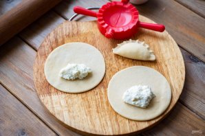 Вареники на кефире и дрожжах Вареники на кефире и дрожжах