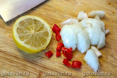 Маринад для свинины с луком, лимоном и перцем чили Маринад для свинины с луком, лимоном и перцем чили