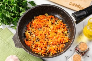 Суп с килькой в томате с вермишелью Суп с килькой в томате с вермишелью