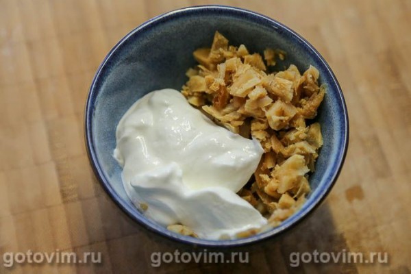 Блины с солеными груздями и сметаной Блины с солеными груздями и сметаной