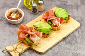 Испанские бутерброды "Пинчос" Испанские бутерброды "Пинчос"