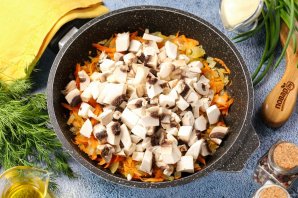 Кальмары фаршированные грибами на сковороде Кальмары фаршированные грибами на сковороде