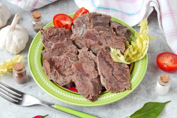 Говяжьи щечки Говяжьи щечки