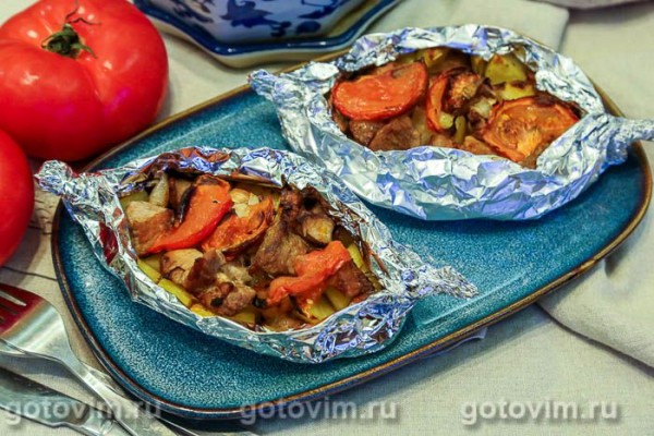 Свинина с картофелем в лодочках из фольги Свинина с картофелем в лодочках из фольги