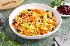Булгур с кабачками, сладким перцем и фасолью Булгур с кабачками, сладким перцем и фасолью