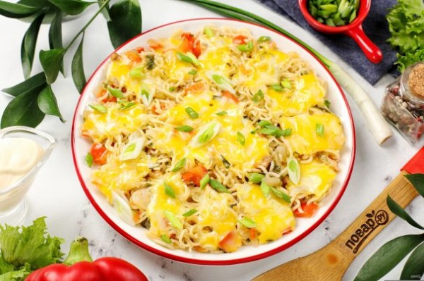Лапша быстрого приготовления с сыром Лапша быстрого приготовления с сыром