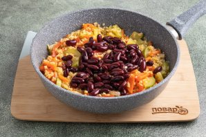 Булгур с кабачками, сладким перцем и фасолью Булгур с кабачками, сладким перцем и фасолью