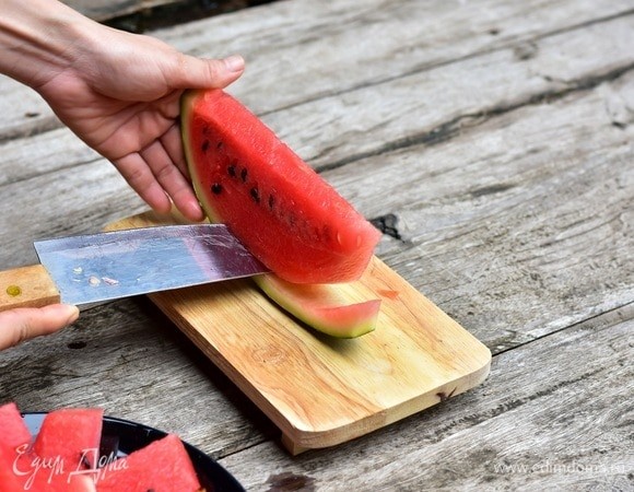 Диетолог объяснил, почему нужно есть арбузную кожуру и хранить орехи в холодильнике Диетолог объяснил, почему нужно есть арбузную кожуру и хранить орехи в холодильнике