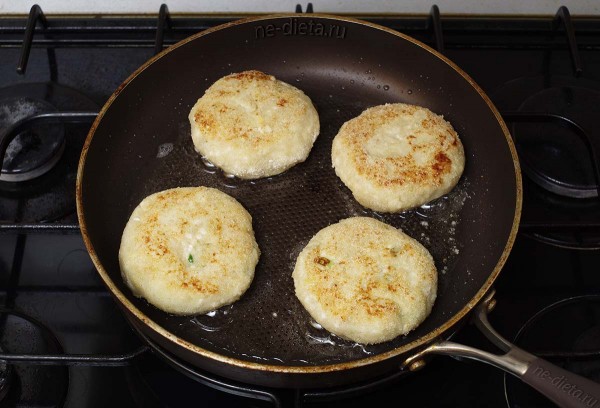 Картофельные зразы с яйцом и луком