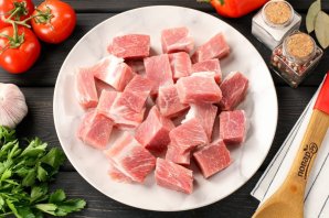 Тушёная картошка с мясом и овощами Тушёная картошка с мясом и овощами