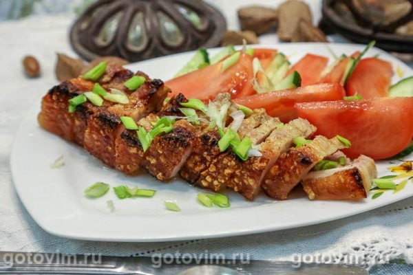 Свинина с аджикой, запеченная до хрустящей корочки Свинина с аджикой, запеченная до хрустящей корочки