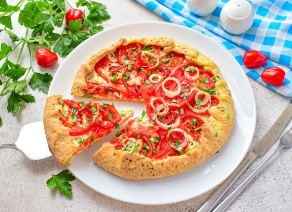 Пирог с брынзой и помидорами Пирог с брынзой и помидорами